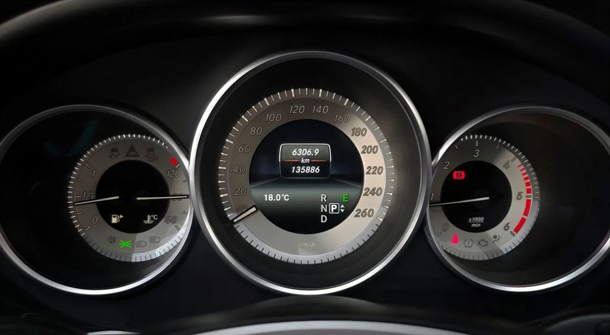 Mercedes-Benz CLS 250 D/4MATIC/360 CAMERA/ПАНОРАМА/БЕЗ ИНЦИДЕНТИ/, снимка 8 - Автомобили и джипове - 55566213