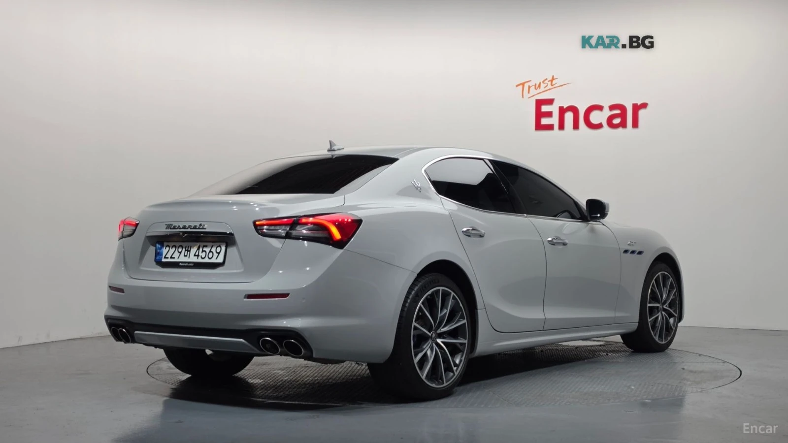 Maserati Ghibli 2.0 GT* 360* КОЖА* ОБДУХ* ПАНО, снимка 2 - Автомобили и джипове - 55930210