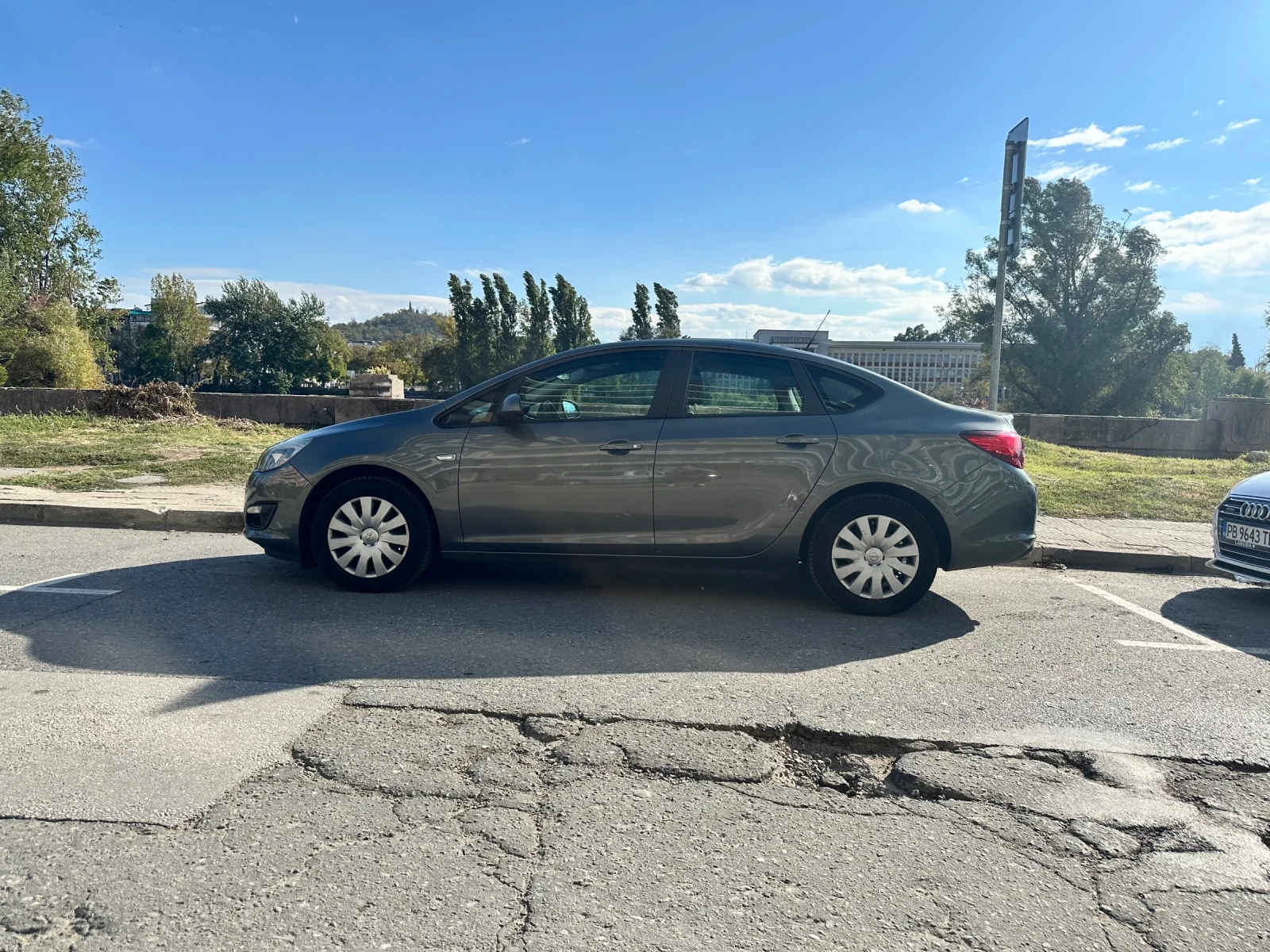 Opel Astra J - 140 hp, снимка 4 - Автомобили и джипове - 56553598