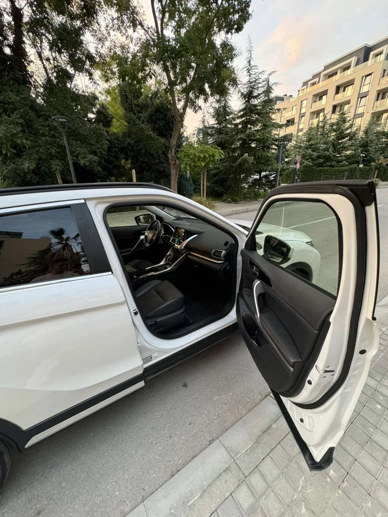 Mitsubishi Eclipse Cross, снимка 11 - Автомобили и джипове - 47428344