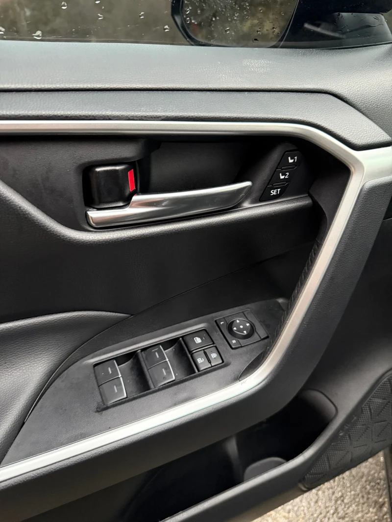 Toyota Rav4, снимка 14 - Автомобили и джипове - 52654070