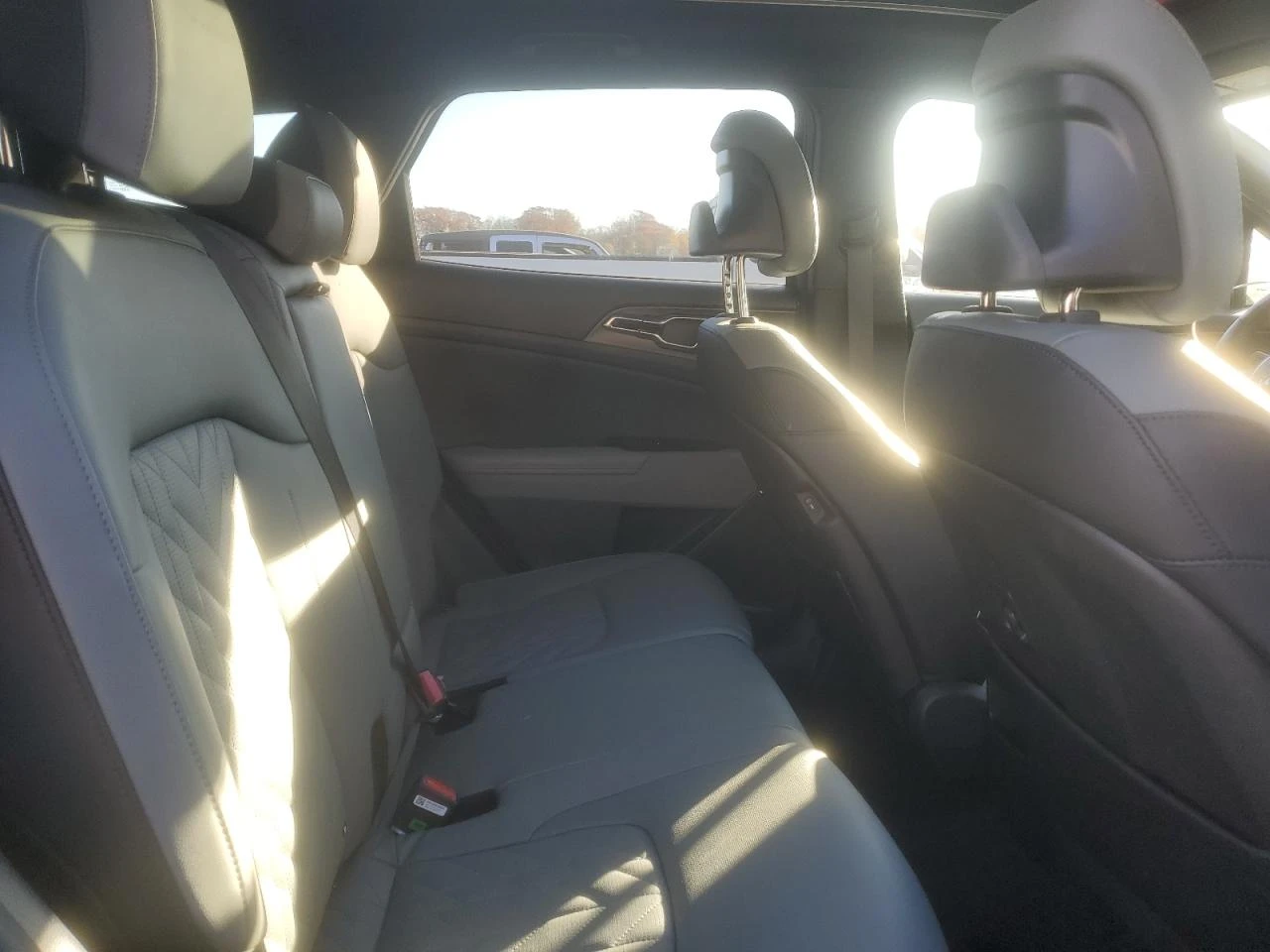 Kia Sportage X-PRO ФИКСИРАНА ЦЕНА! DIGITAL/ПОДГРЕВИ/КОЖА/ПАНО - изображение 10