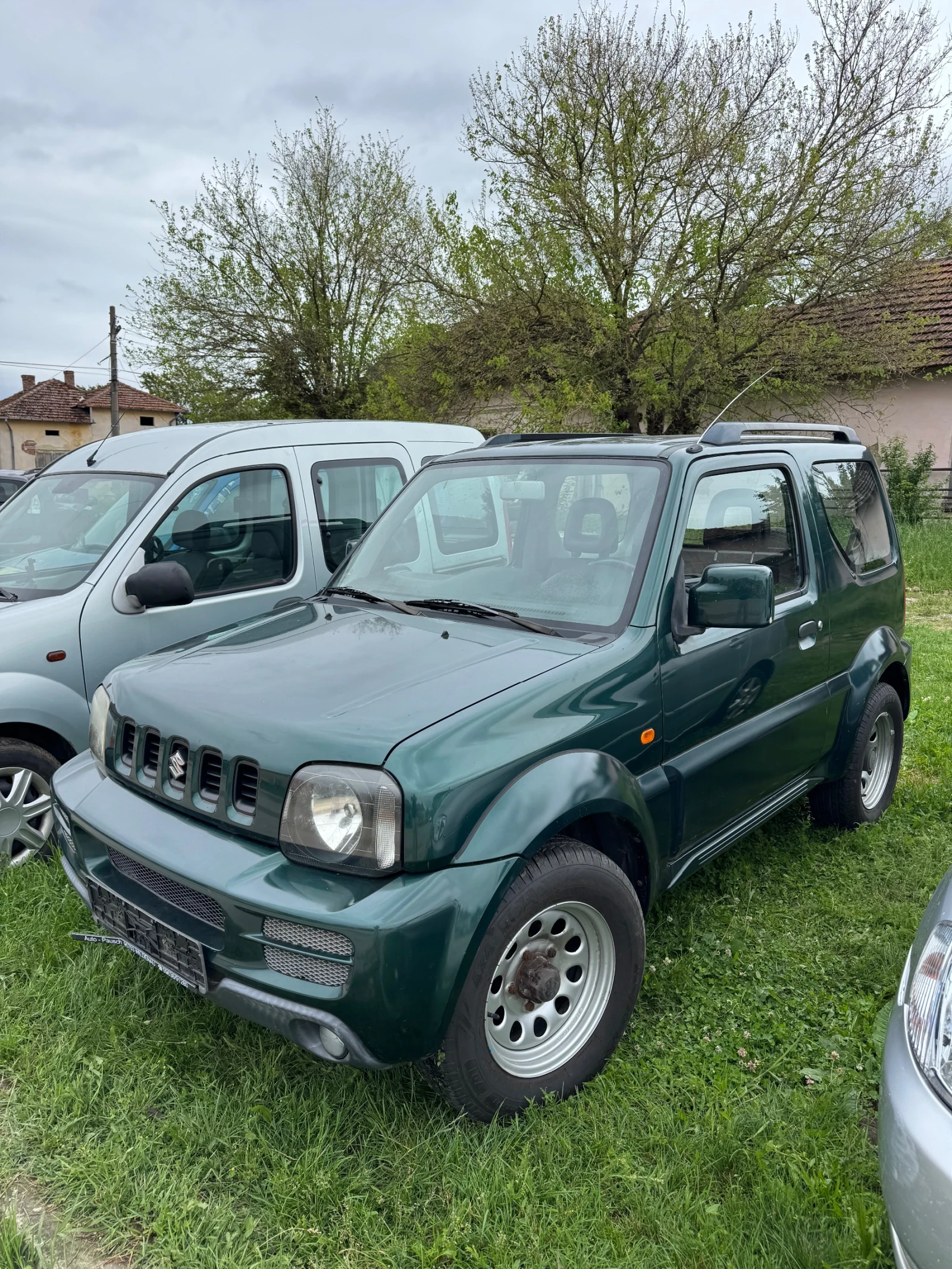 Suzuki Jimny 1.3i, снимка 2 - Автомобили и джипове - 54585742