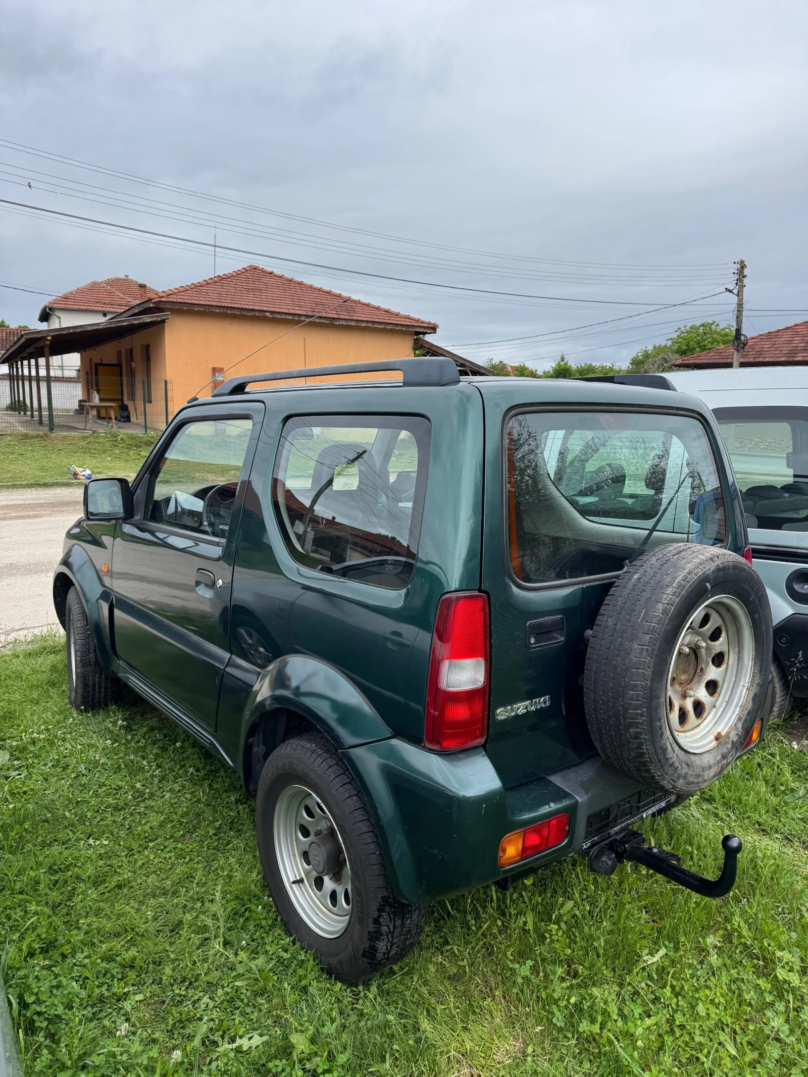 Suzuki Jimny 1.3i, снимка 3 - Автомобили и джипове - 54585742