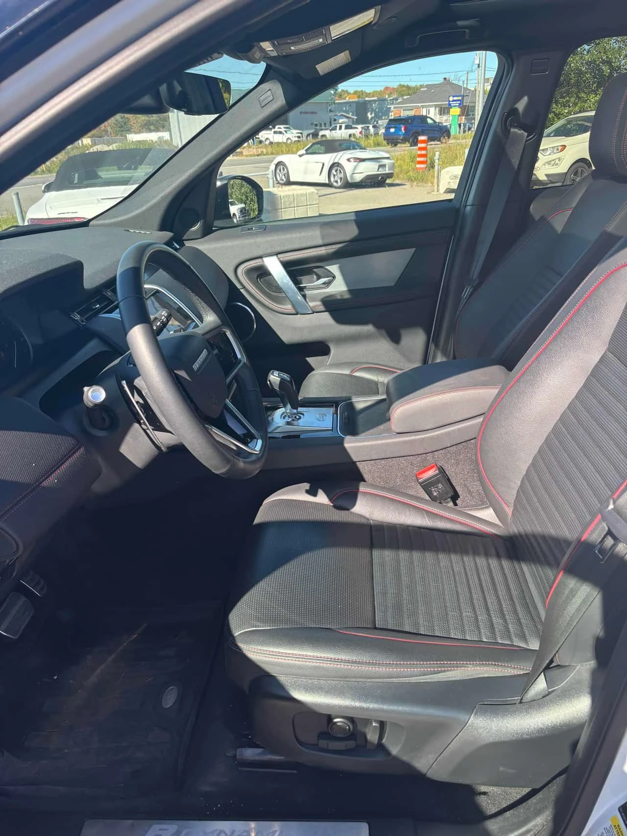 Land Rover Discovery Sport * R Dynamic S * АВТОКРЕДИТ* , снимка 5 - Автомобили и джипове - 55128823