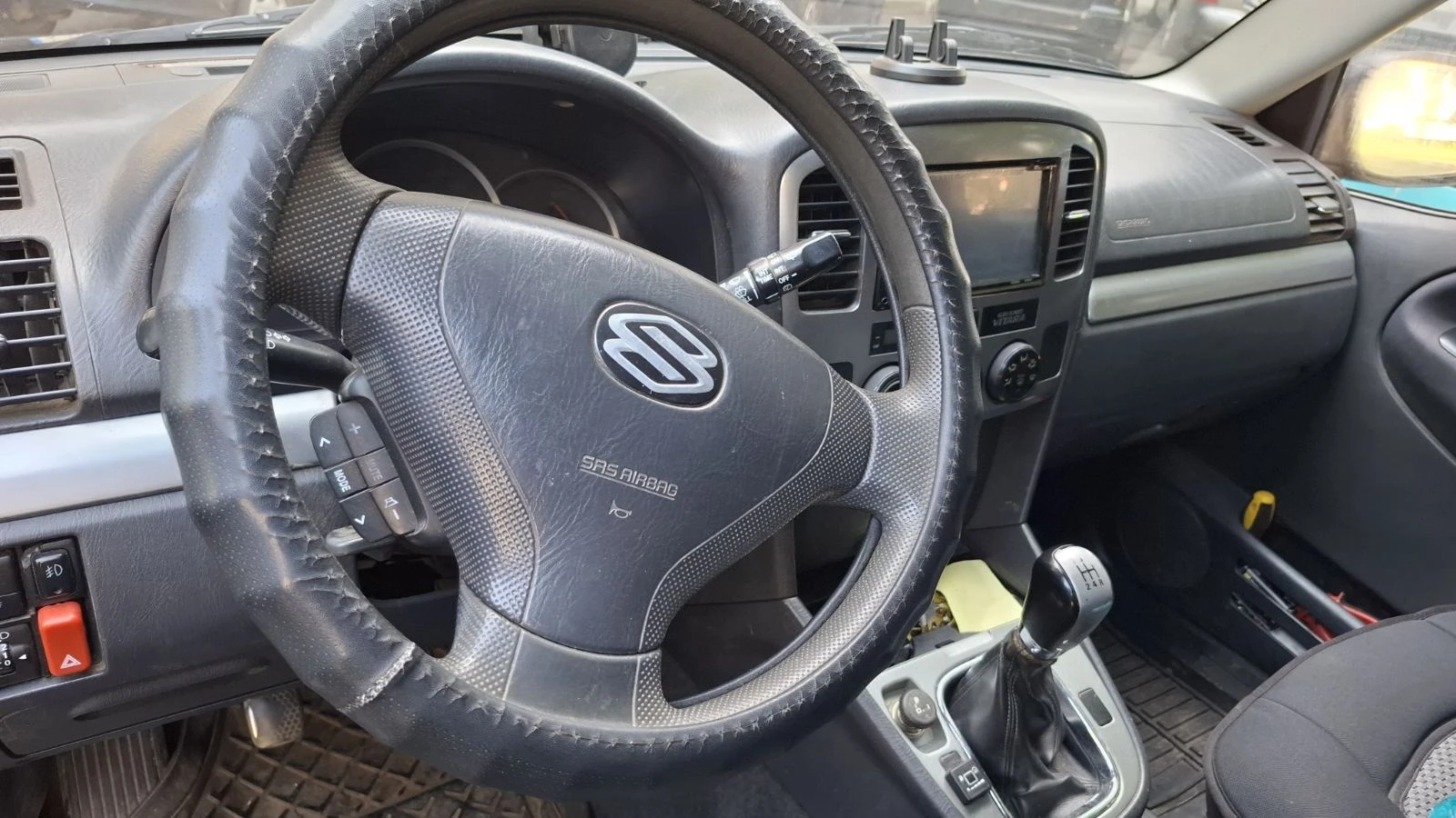 Suzuki Grand vitara 2.5, снимка 6 - Автомобили и джипове - 56247242