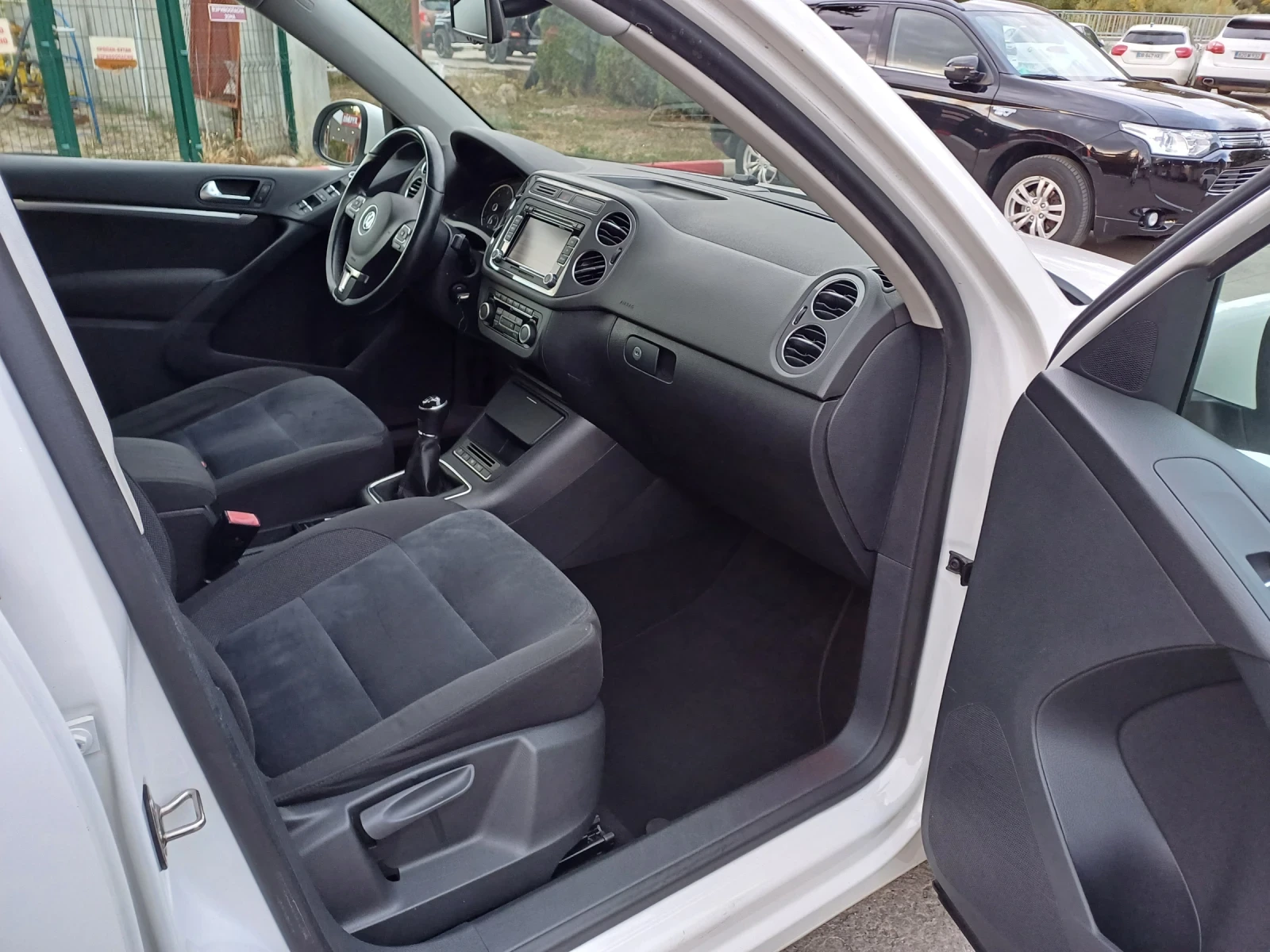 VW Tiguan FACELIFT, снимка 11 - Автомобили и джипове - 56629470