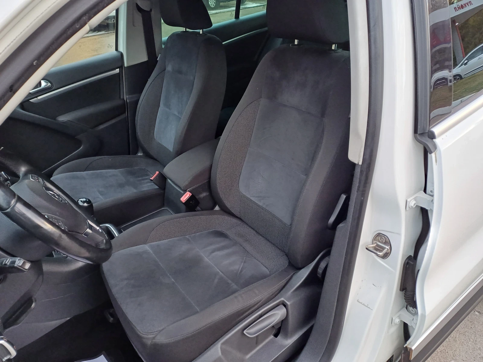 VW Tiguan FACELIFT, снимка 14 - Автомобили и джипове - 56629470
