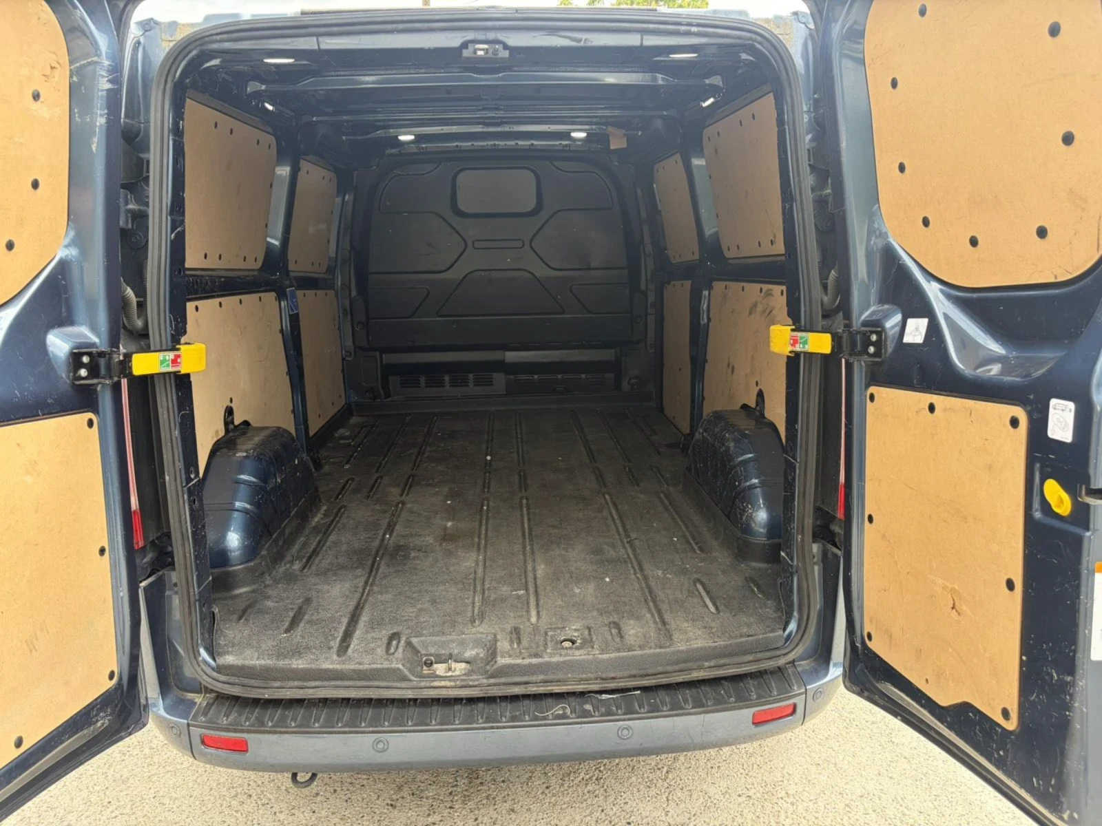 Ford Transit Custom, снимка 14 - Бусове и автобуси - 54931097