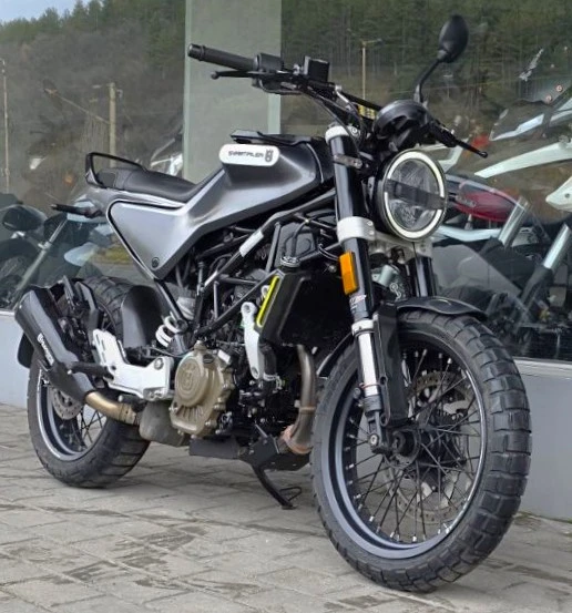 Husqvarna 125 Svartpilen ABS - изображение 5