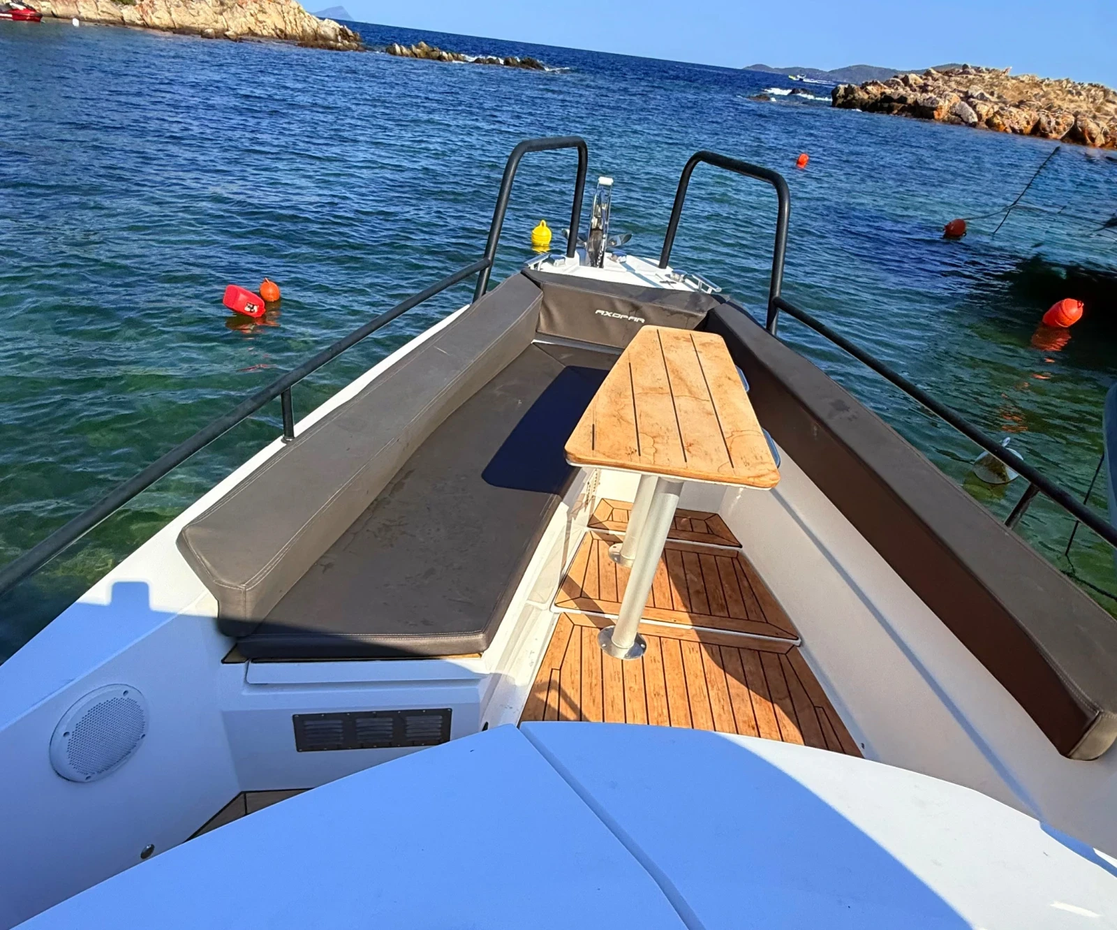 Моторна яхта Axopar 28 T-Top 300 Mercury Verado , снимка 10 - Воден транспорт - 55673778