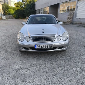 Mercedes-Benz E 220 Седан, снимка 5