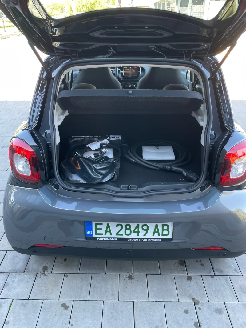 Smart Forfour EQ, снимка 6 - Автомобили и джипове - 47492644