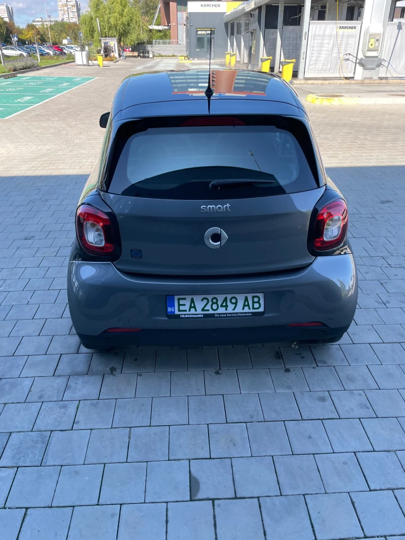 Smart Forfour EQ, снимка 5 - Автомобили и джипове - 47492644