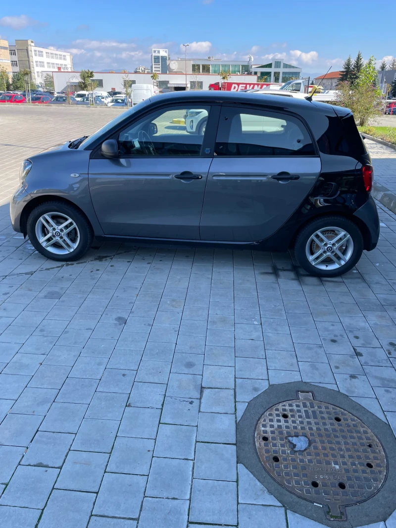 Smart Forfour EQ, снимка 3 - Автомобили и джипове - 47492644