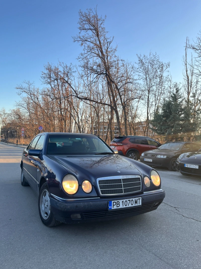 Mercedes-Benz E 200 LPG, снимка 1 - Автомобили и джипове - 48849656