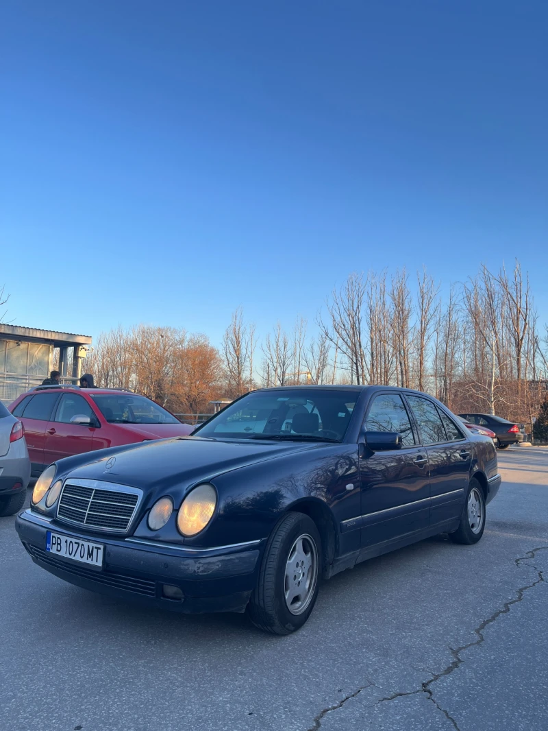 Mercedes-Benz E 200 LPG, снимка 12 - Автомобили и джипове - 48849656