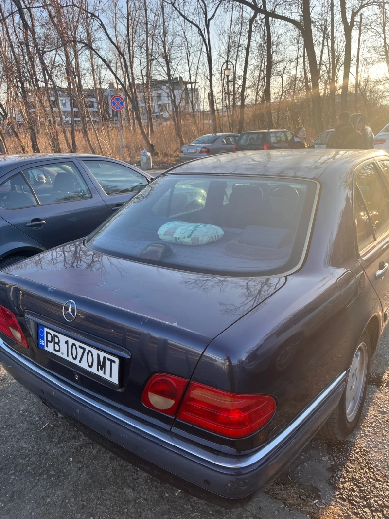 Mercedes-Benz E 200 LPG, снимка 5 - Автомобили и джипове - 48849656