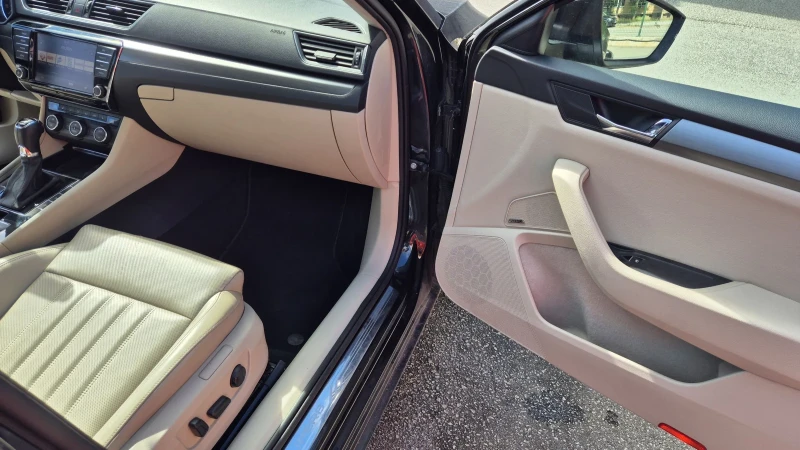 Skoda Superb 2.0 TDI, снимка 8 - Автомобили и джипове - 51910591