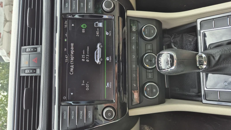 Skoda Superb 2.0 TDI, снимка 16 - Автомобили и джипове - 51910591