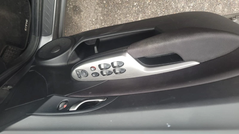 Honda Civic 1.4 I-VTEC, снимка 6 - Автомобили и джипове - 52146879