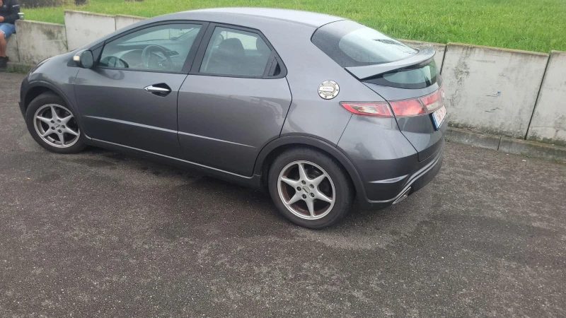 Honda Civic 1.4 I-VTEC, снимка 4 - Автомобили и джипове - 52146879