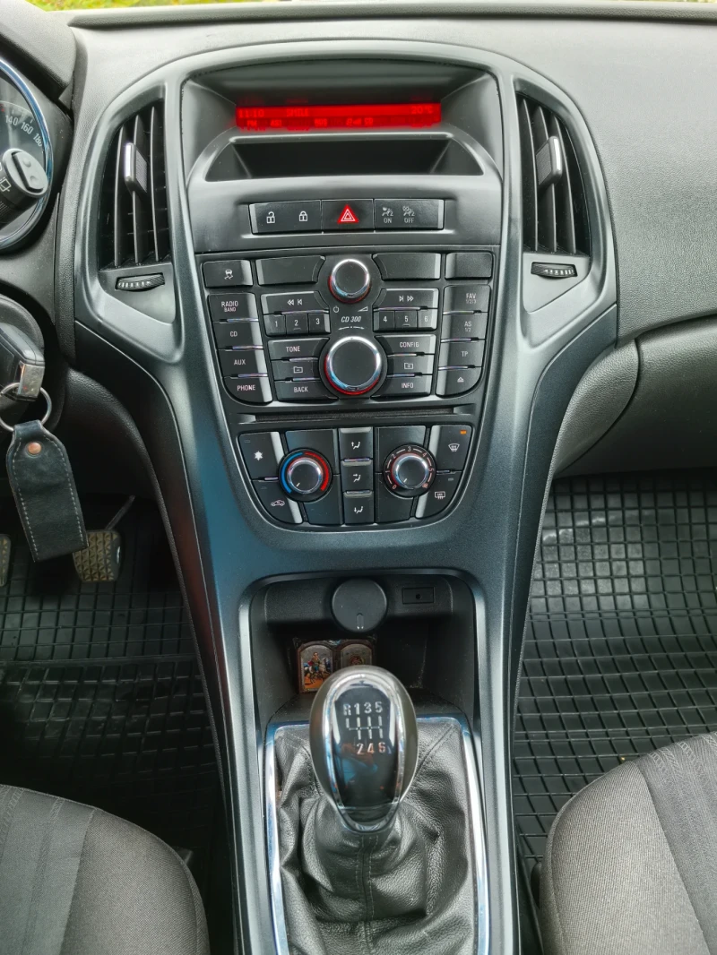 Opel Astra FASE LIFT 1.7cdti, снимка 9 - Автомобили и джипове - 52770640