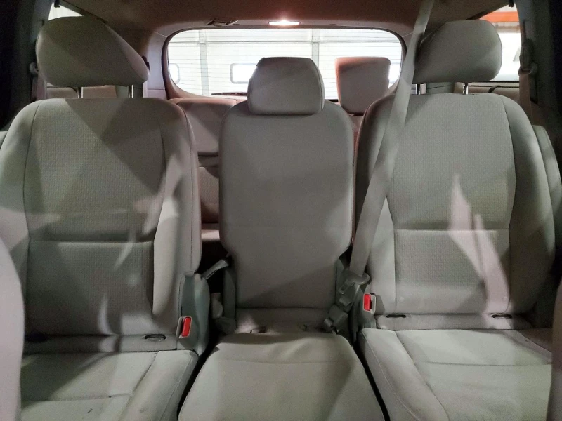 Kia Sedona, снимка 10 - Автомобили и джипове - 53447709
