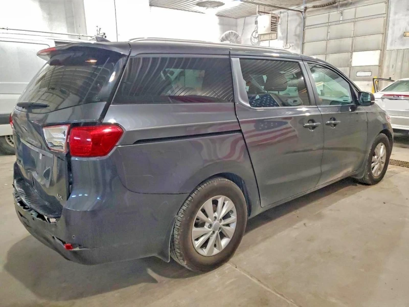 Kia Sedona, снимка 3 - Автомобили и джипове - 53447709