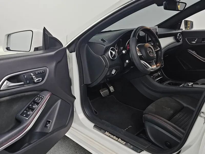 Mercedes-Benz CLA 2.5, снимка 10 - Автомобили и джипове - 54287767