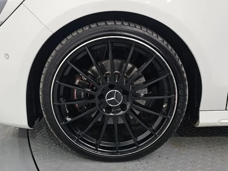 Mercedes-Benz CLA 2.5, снимка 5 - Автомобили и джипове - 54287767