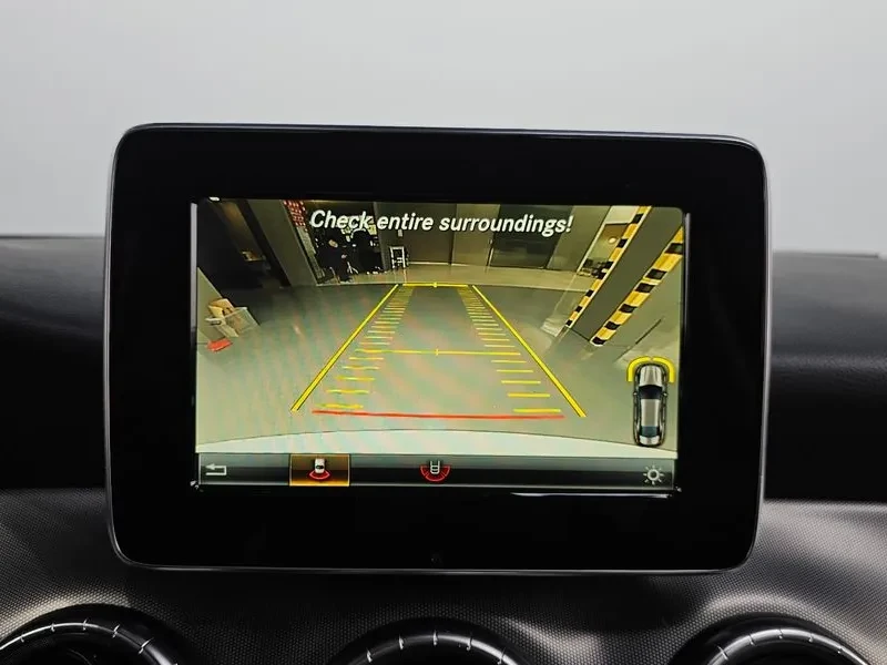 Mercedes-Benz CLA 2.5, снимка 17 - Автомобили и джипове - 54287767