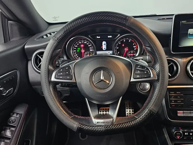 Mercedes-Benz CLA 2.5, снимка 14 - Автомобили и джипове - 54287767