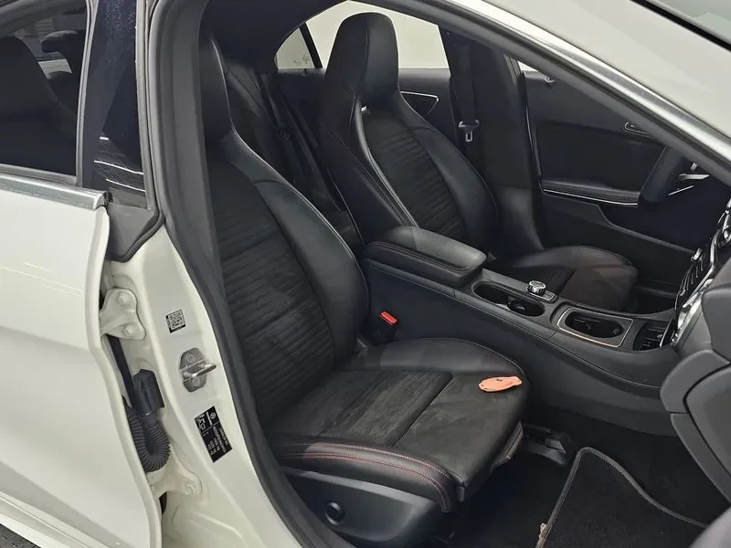 Mercedes-Benz CLA 2.5, снимка 11 - Автомобили и джипове - 54287767