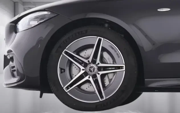 Mercedes-Benz C 400 e 4Matic = AMG Line = Advanced Plus Гаранция, снимка 5 - Автомобили и джипове - 54677706