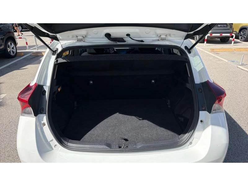Toyota Auris 1.8HSD EDITION-S+ , снимка 10 - Автомобили и джипове - 56069938