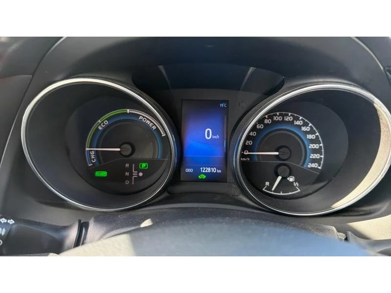 Toyota Auris 1.8HSD EDITION-S+ , снимка 14 - Автомобили и джипове - 56069938