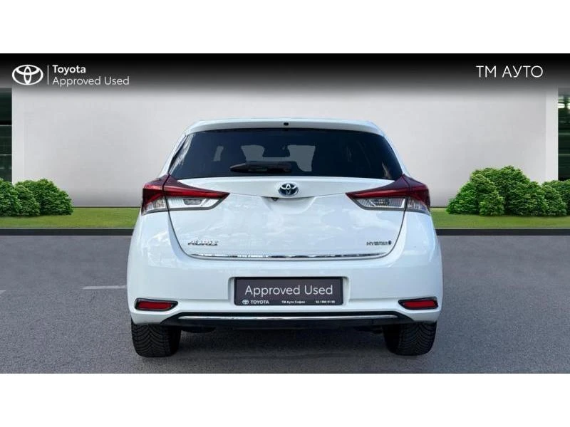 Toyota Auris 1.8HSD EDITION-S+ , снимка 4 - Автомобили и джипове - 56069938