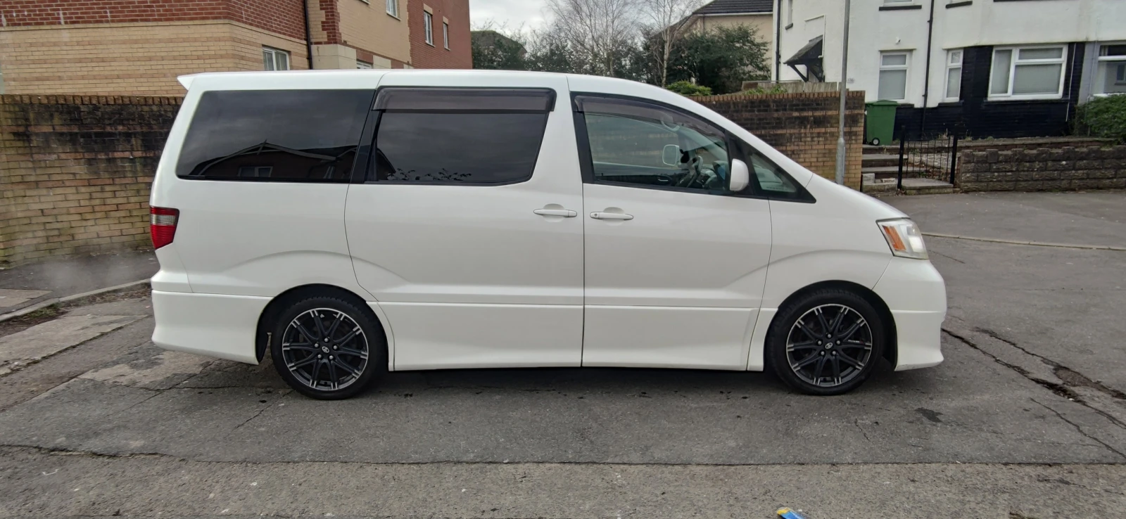 Toyota Alphard  - изображение 3