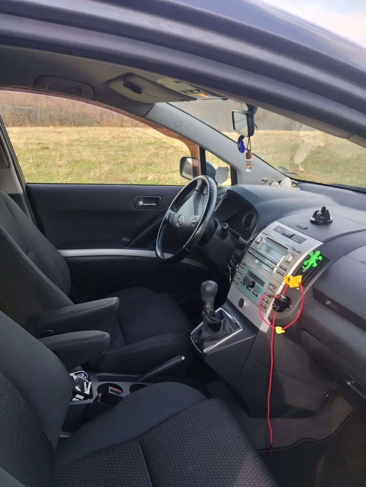 Toyota Corolla verso  - изображение 7