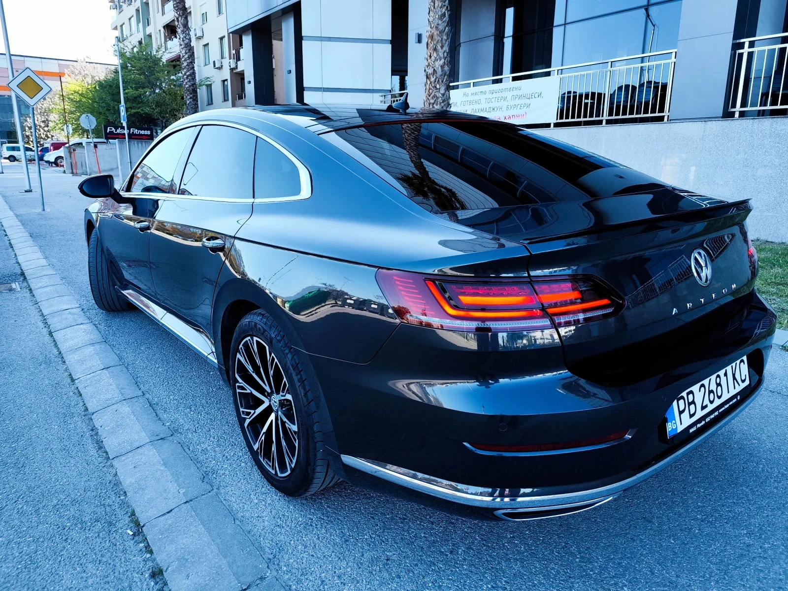 VW Arteon R-Line, снимка 7 - Автомобили и джипове - 54322646