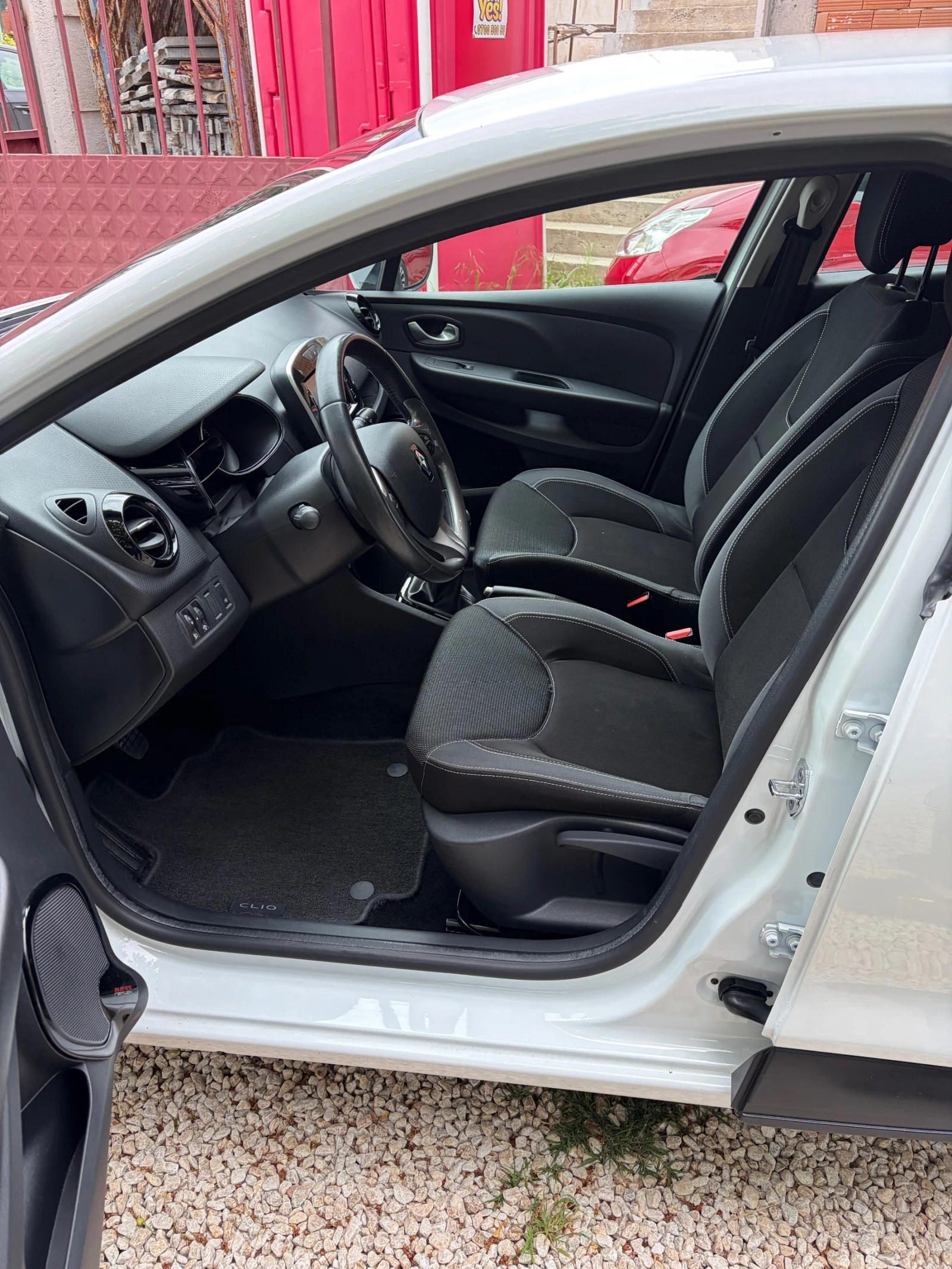 Renault Clio 1.5dci/75к/ПЕРФЕКТО СЪСТОЯНИЕ, снимка 5 - Автомобили и джипове - 54621969
