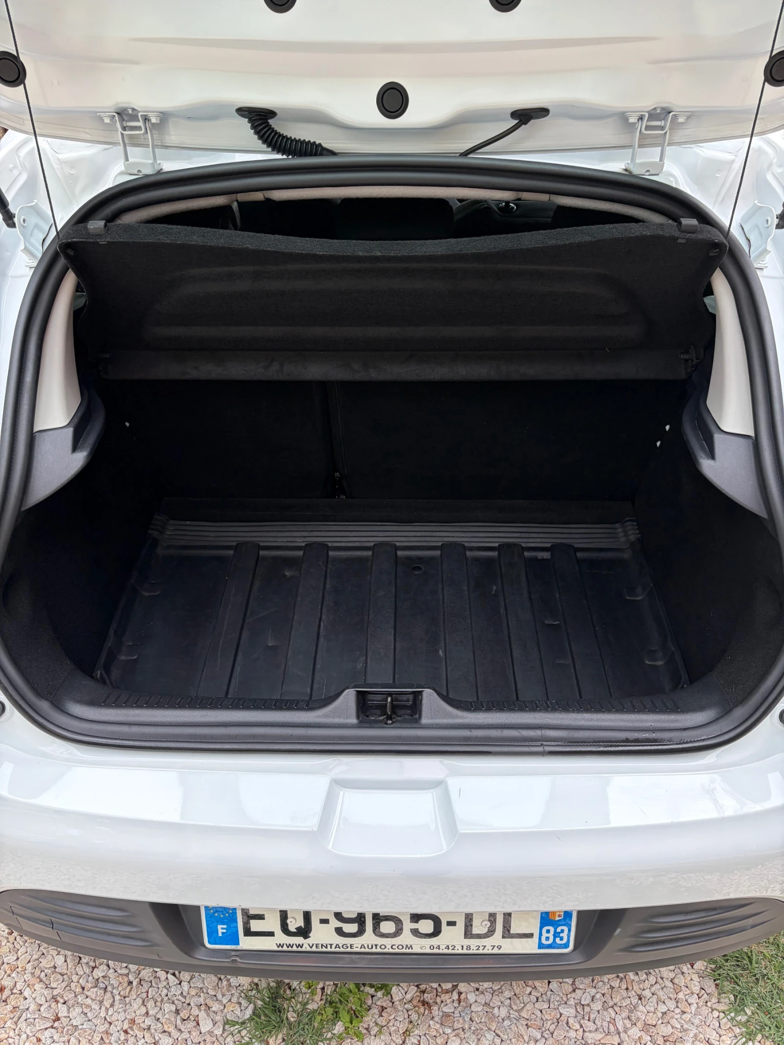Renault Clio 1.5dci/75к/ПЕРФЕКТО СЪСТОЯНИЕ, снимка 8 - Автомобили и джипове - 54621969