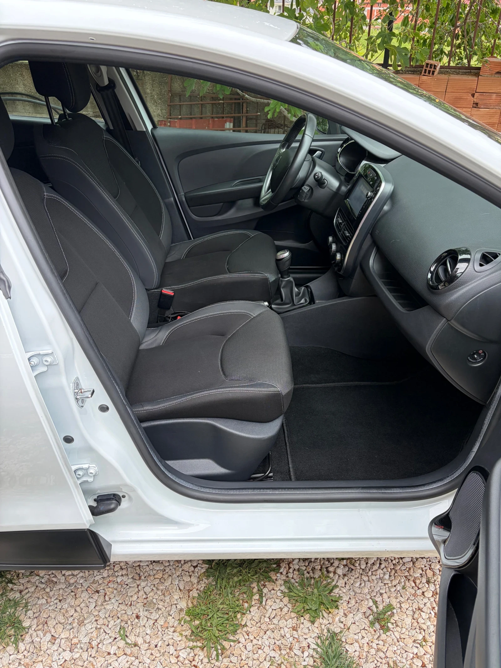 Renault Clio 1.5dci/75к/ПЕРФЕКТО СЪСТОЯНИЕ, снимка 6 - Автомобили и джипове - 54621969