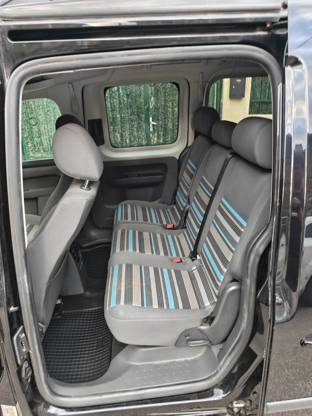 VW Caddy 2.0 Maxi 7места Ecofuel фабричен метан, снимка 14 - Автомобили и джипове - 55166087