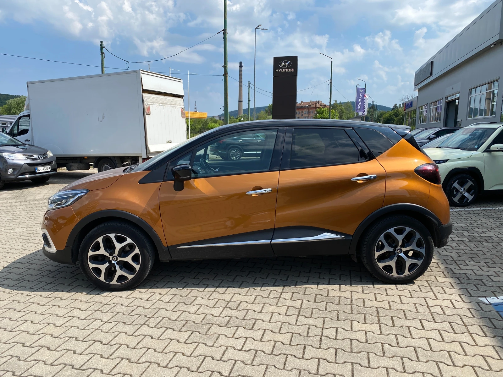 Renault Captur 1.2 118 к.с. AT, снимка 3 - Автомобили и джипове - 55217888