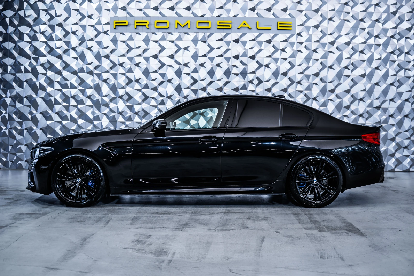 BMW M5 Competition* Carbon* H/K, снимка 3 - Автомобили и джипове - 55651684
