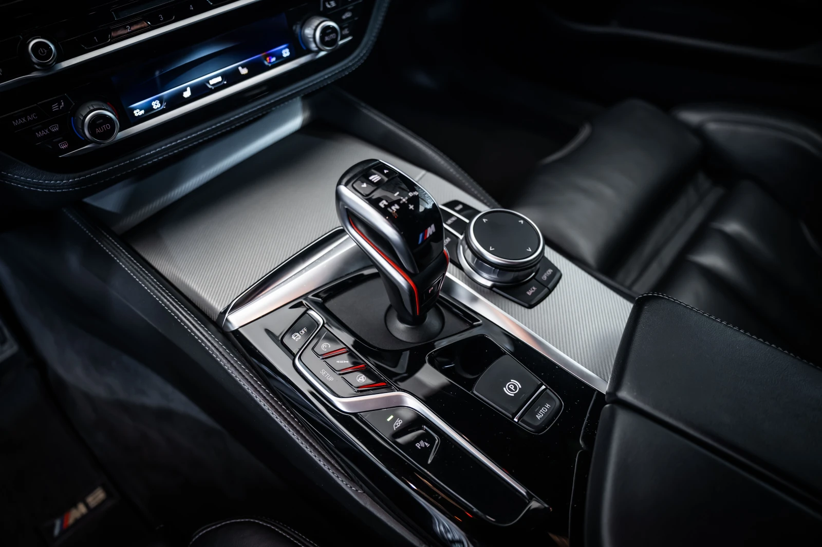 BMW M5 Competition* Carbon* H/K, снимка 10 - Автомобили и джипове - 55651684