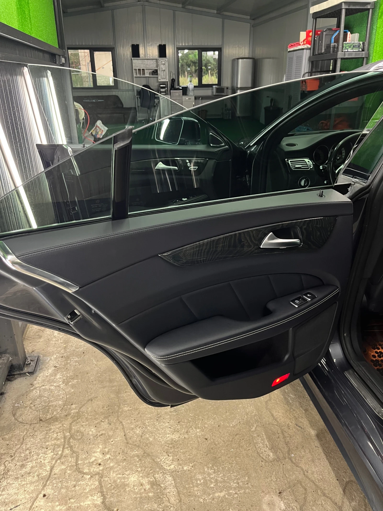 Mercedes-Benz CLS 350, снимка 8 - Автомобили и джипове - 55829756