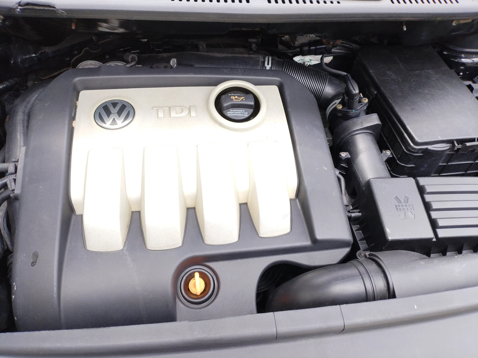 VW Touran 1.9 TDI 105HP BKC ESP 7 МЕСТА , снимка 15 - Автомобили и джипове - 55901876